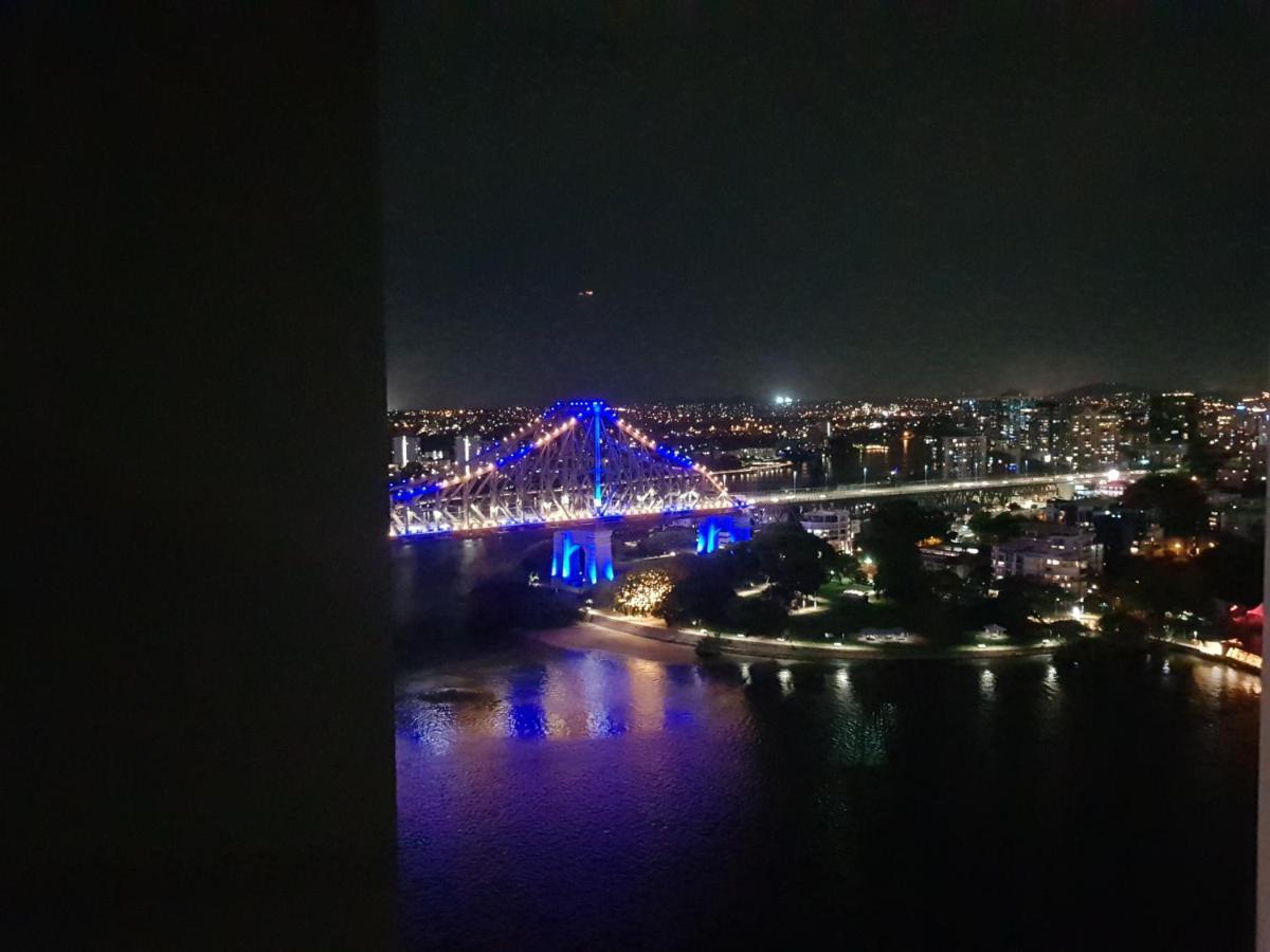 Amazing River View - 3 Bedroom Apartment - Brisbane Cbd - Netflix - Fast Wifi - Carpark Екстер'єр фото