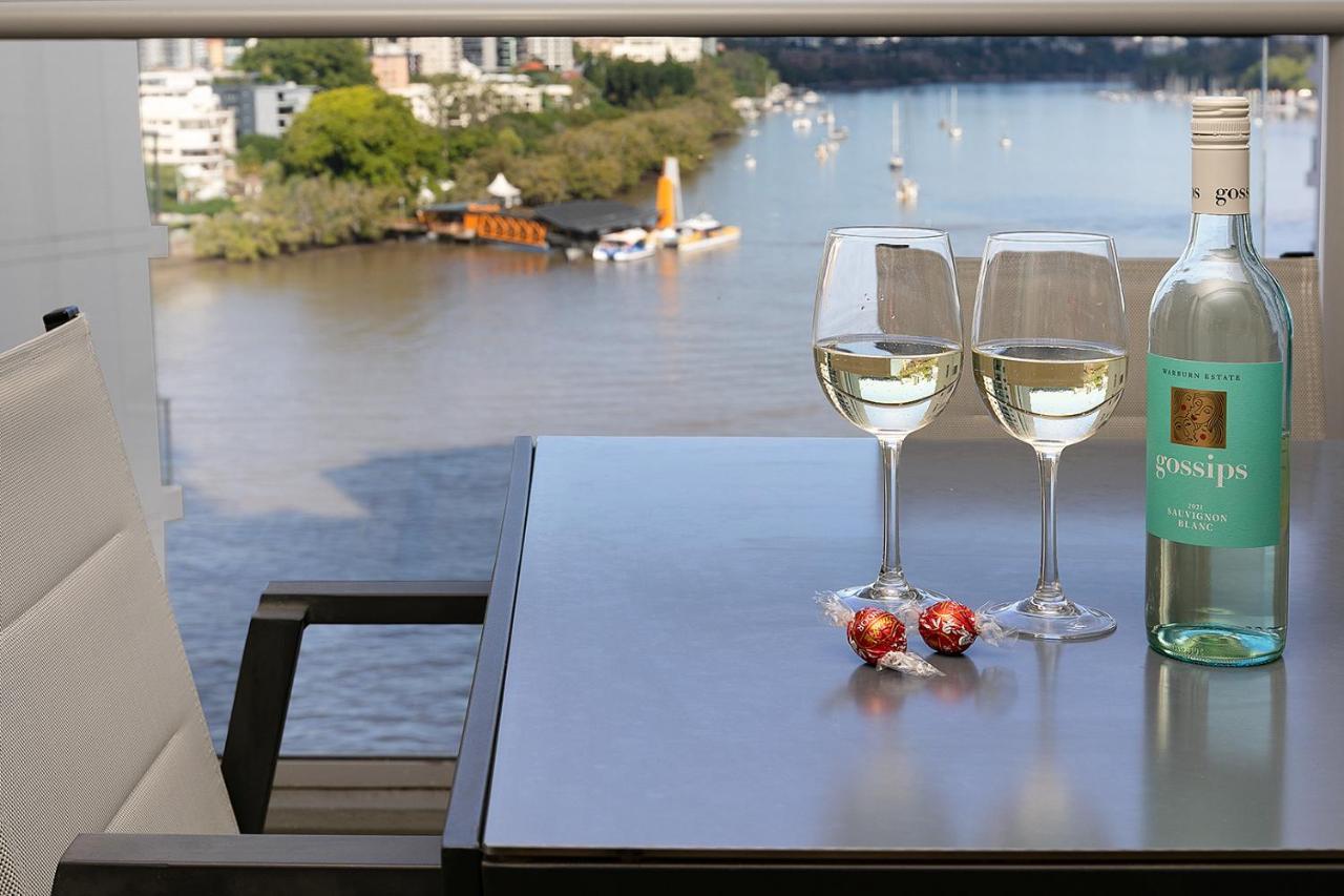 Amazing River View - 3 Bedroom Apartment - Brisbane Cbd - Netflix - Fast Wifi - Carpark Екстер'єр фото